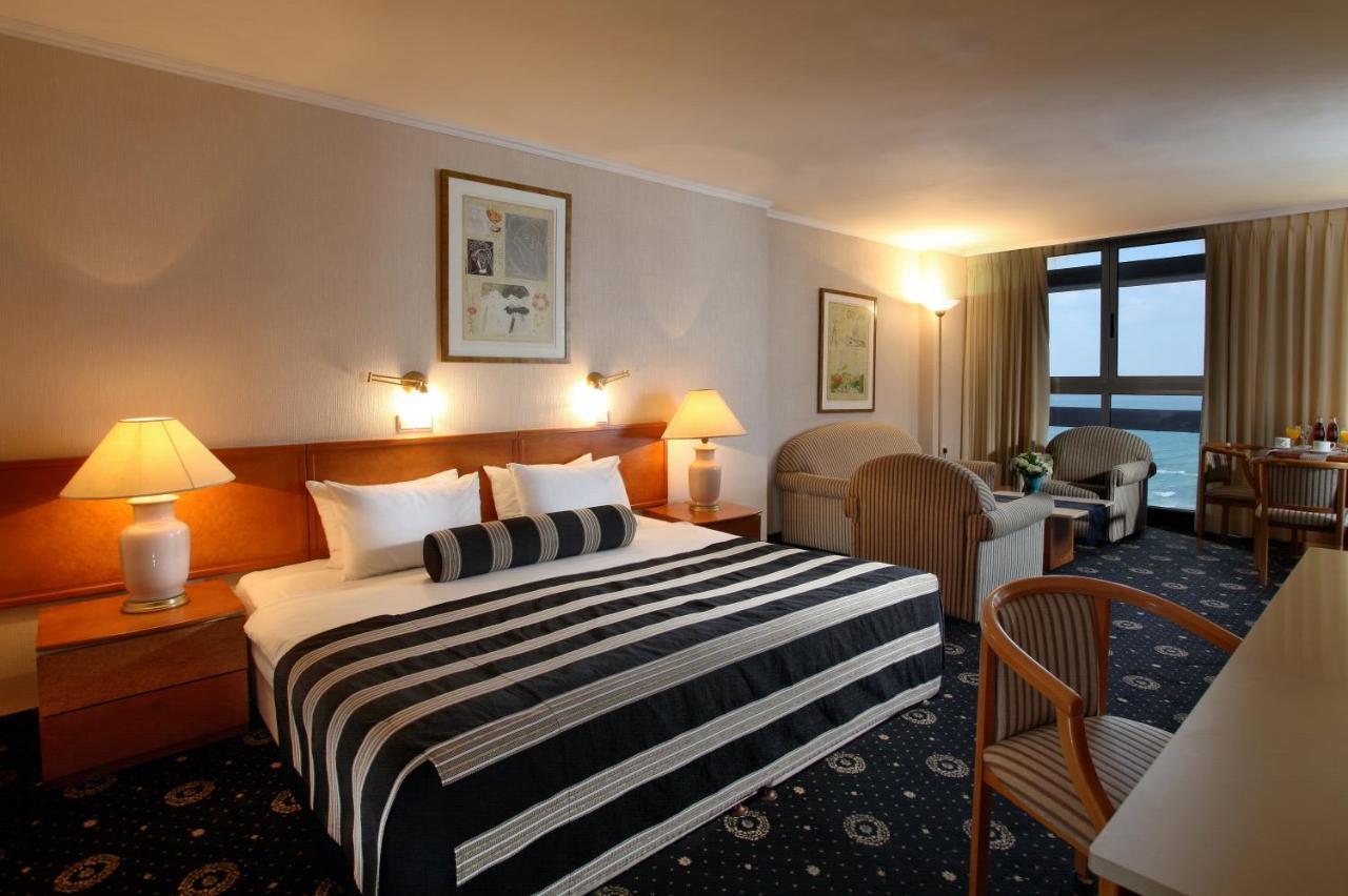 The Seasons Hotel -Studio & Suite Netanja Buitenkant foto